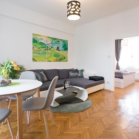 ウィーンFrench Balcony - 45M² - Szeneviertelアパートメント エクステリア 写真